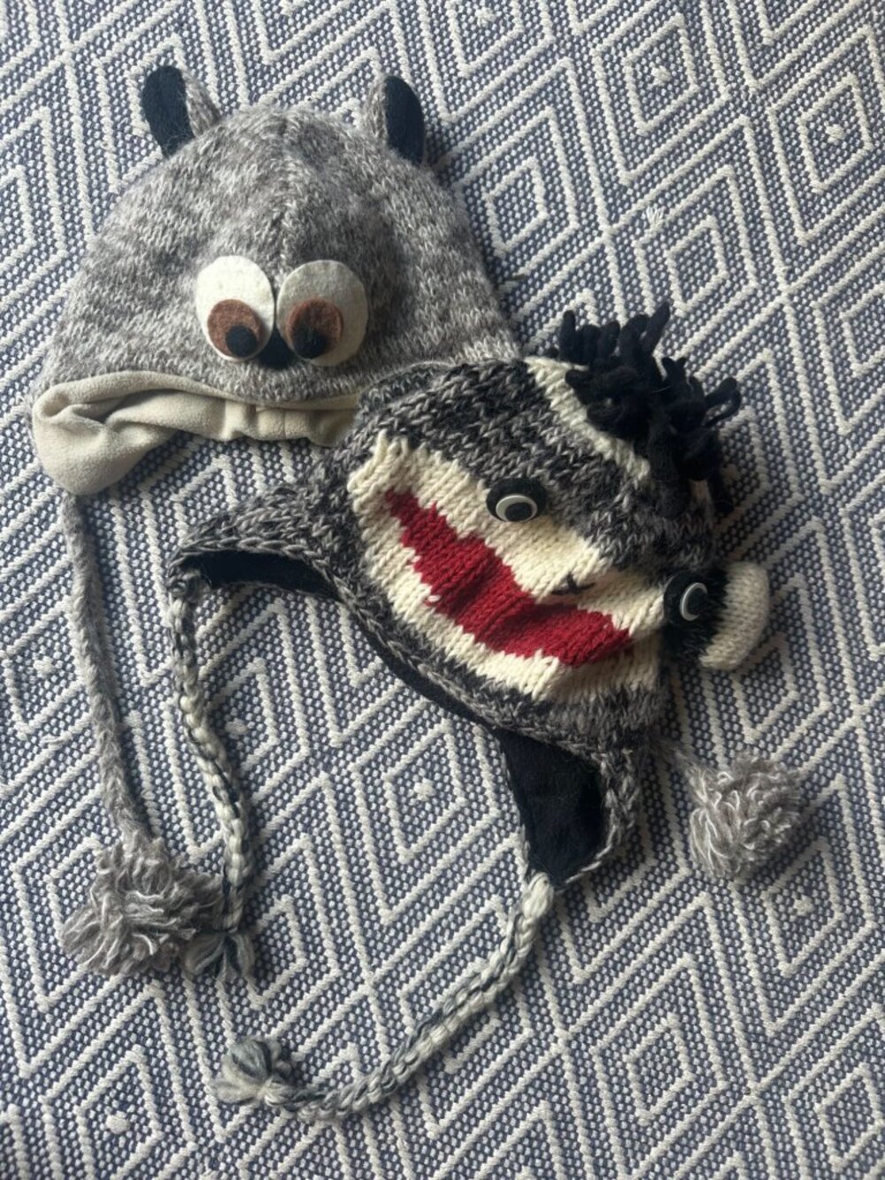 2 Himalayan Handicraft Centre 100% wool Made in Nepal animal hats